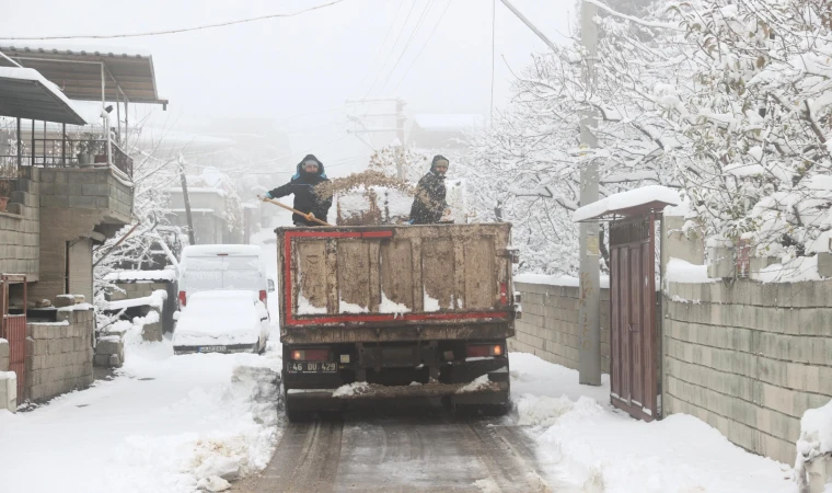 Dulkadiroğlu’nda Yoğun Kar Mesaisi: Ekipler 105 Mahallede Sahada
