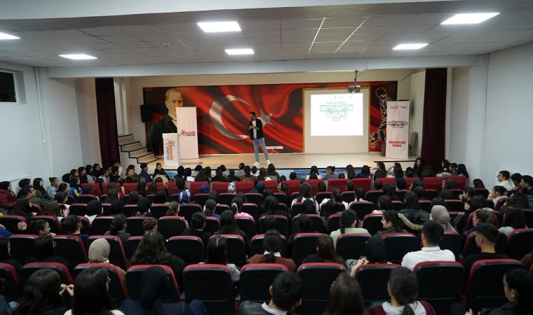 Pusula Maraş’tan Gençlere Sınav Yolculuğunda Destek; Gri Koç Bu Kez Pazarcık’ta