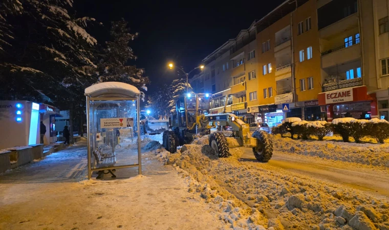 Büyükşehir, Göksun’un Ana Ulaşım Akslarını Ulaşıma Açık Tutuyor