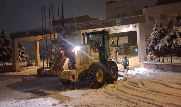 Büyükşehir Kar Mesaisini Sürdürüyor; Ekiplerden Kesintisiz Çalışma