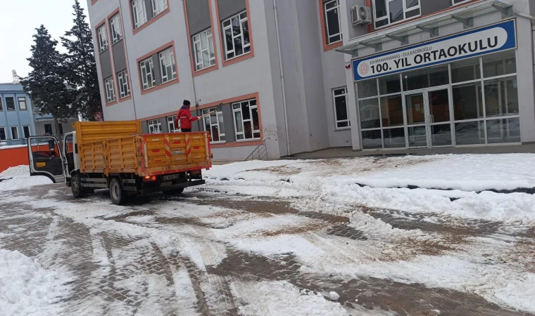 Büyükşehir’den Okul Çevrelerinde Yoğun Kış Mesaisi