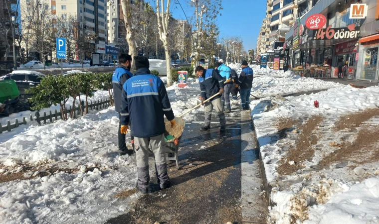 Yaya Trafiğinde Güvenlik İçin Büyükşehir’den Yoğun Mesai
