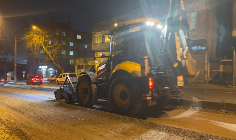 Yağışların Arterlerde Oluşturduğu Tahribatlar Hızla Gideriliyor