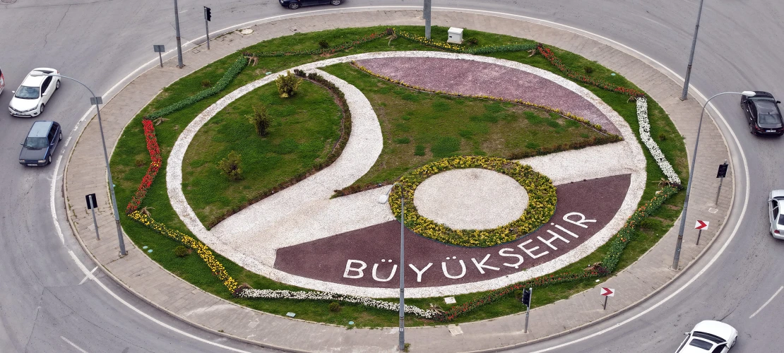 Şehir Çiçek Açtı; Kavşaklarda Görsel Şölen