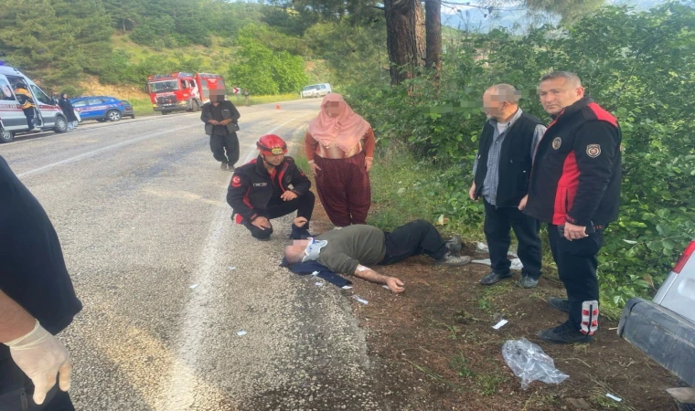 Andırın yolu Demrek mevkisinde trafik kazası: 4 yaralı var!