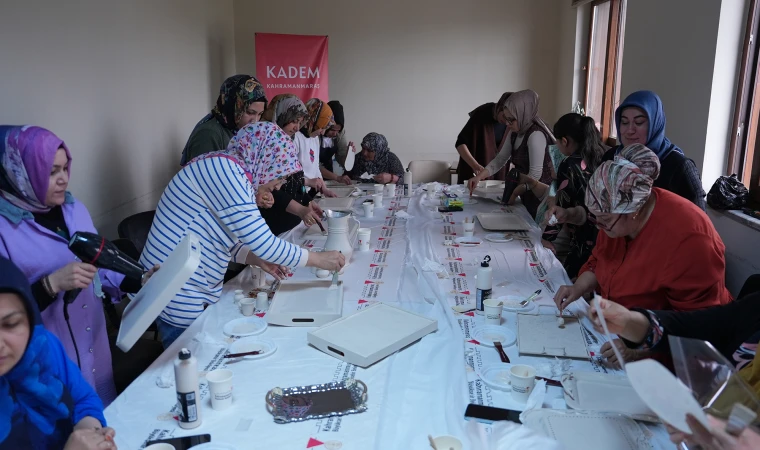 Büyükşehir’in Geri Dönüşüm Atölyesinde Kadın Emeği Göz Doldurdu