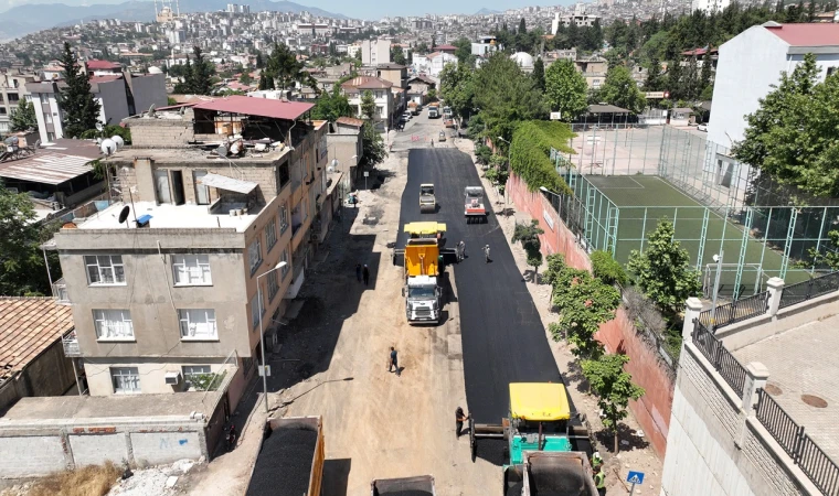 Büyükşehir, Dulkadiroğlu Gazneliler Caddesi’nde Asfalt Mesaisine Başladı