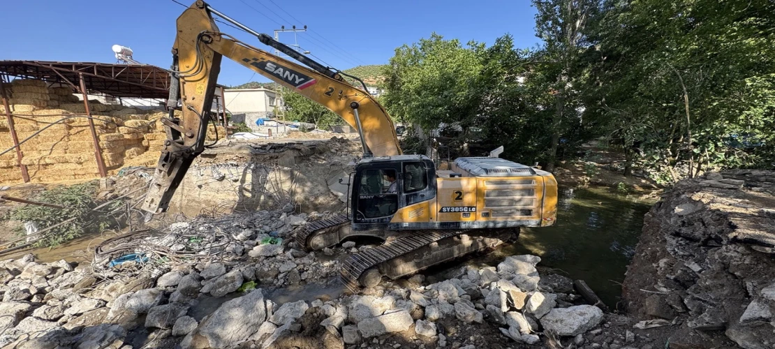 Büyükşehir, Türkoğlu Avşarlı’ya Yeni Köprü İnşa Ediyor