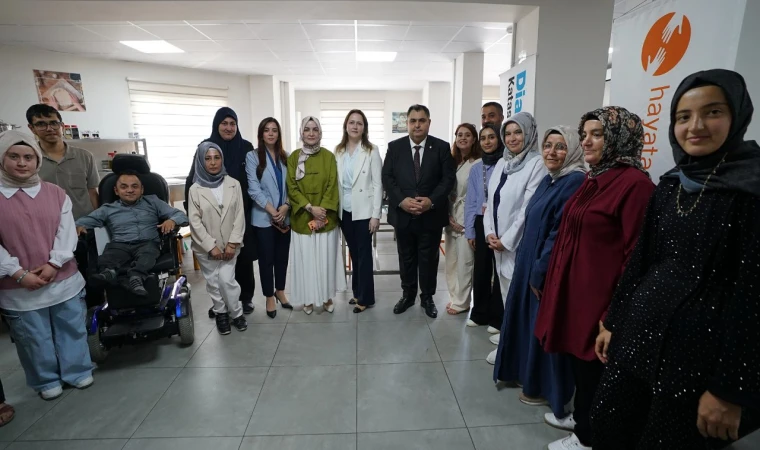 Engelsiz Yaşam Merkezi’nde Emek ve Başarı Sergisi