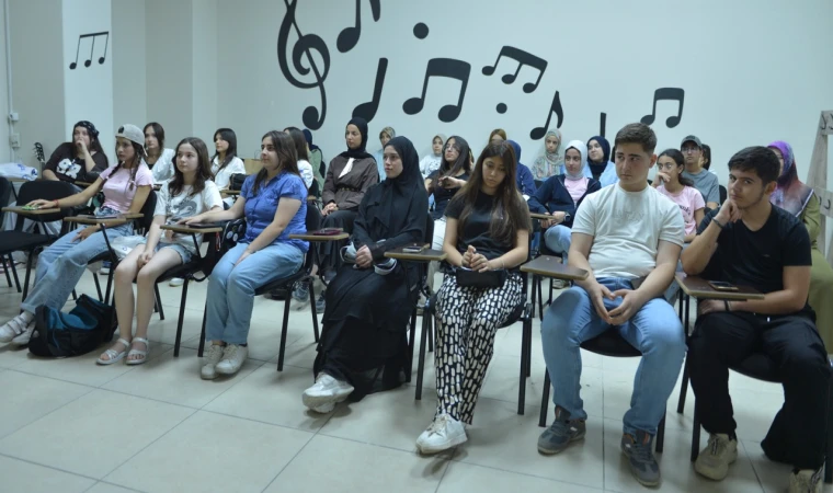 KAMEK’te Gençlere Finansal Yönetimin İncelikleri Anlatıldı