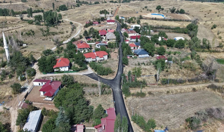 Büyükşehir, Göksun’da Bir Mahallenin Daha Yolunu Yeniliyor