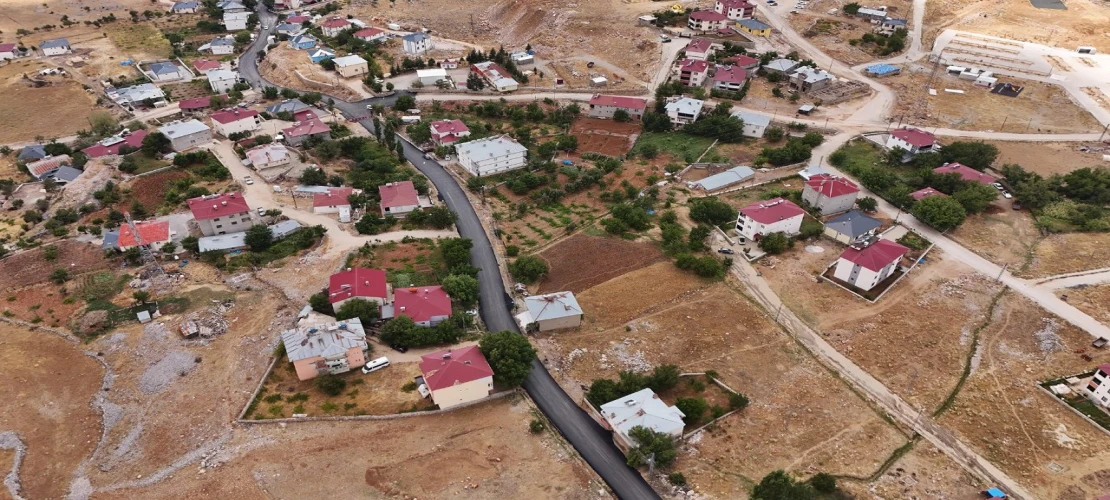 Büyükşehir, Nurhak’ta Eskiköy – Hüyük Grup Yolunu Sıcak Asfaltla Yeniliyor