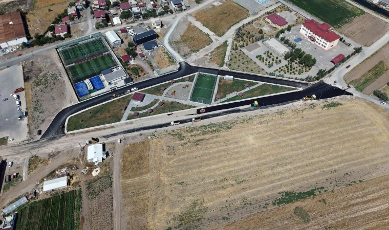 Büyükşehir, Dulkadiroğlu’nda Asfalt Mesaisini Sürdürüyor