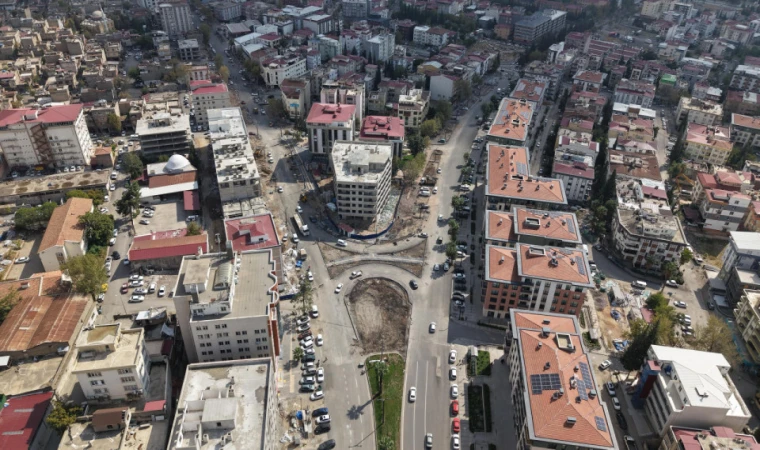 Büyükşehir’den Müftülük Meydanı’nda Ulaşımı Rahatlatacak Düzenleme