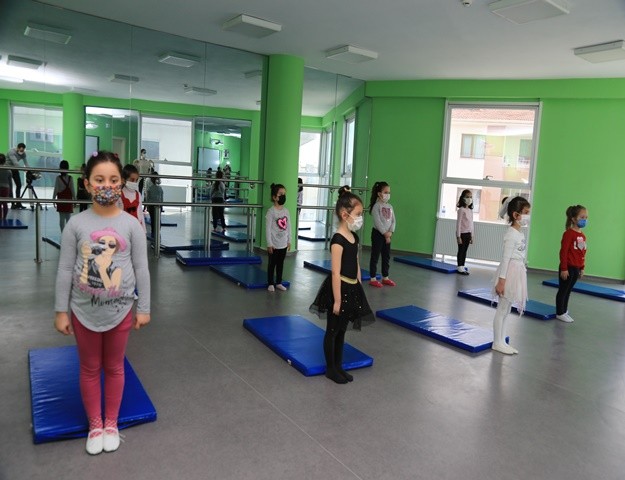 Gölbaşın’nda Sanat Kursları Start Aldı