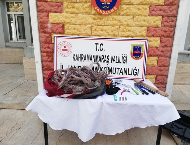Kablo Hırsızları Yakalandı
