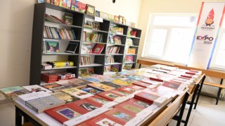 Başkan Mahçiçek; "Gönderdiğimiz Kitaplar Nice Yetenekli Gençlerin Yetişmesine Vesile Olacak"