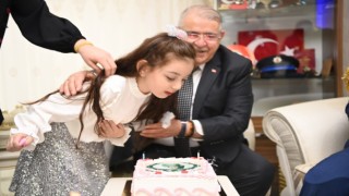 Başkan Mahçiçek’ten ‘Nazlı’ya Anlamlı Doğum Günü Sürprizi