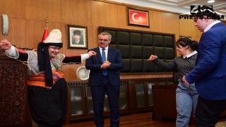 Başkan Güngör Özel Öğrencilerle Buluştu