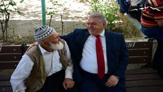 Başkan Mahçiçek; “Yaşlılarımıza Sahip Çıkmak Geleceğimize Sahip Çıkmaktır”