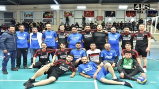 ‘Türkoğlu’nda 2022 Yılının Voleybol Şampiyonu Kılılı Gençlik Oldu’