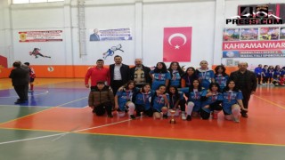 Yıldız Kızlar Futsal İl Şampiyonu Ö.Faruk Arıkan