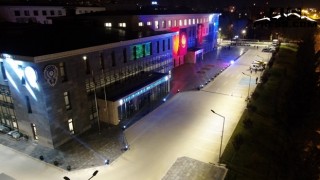 Emniyet Müdürlüğü Binası Polis Haftasına Özel Işıklandırıldı