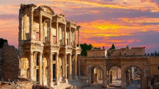 ‘Türkiye’de Turizmi 12 Aya Yaymalıyız’