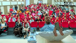Milli Yüzücü Yurtkölesi Öğrencilerle Buluştu