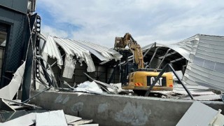 Tarım Arazisine Yapılan Kaçak Fabrika Yıkıldı