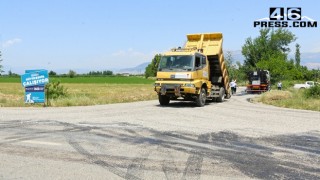 Büyükşehir’den Kurtlar ve Selimiye’de Yol Yenileme Çalışmaları