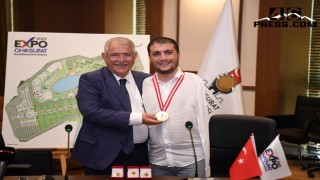 Başkan Mahçiçek, Dünya ve Avrupa Şampiyonu Beytullah Eroğlu ile bir araya geldi
