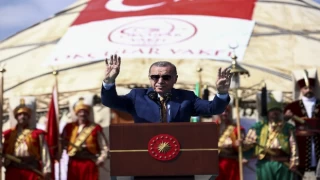 Cumhurbaşkanı Erdoğan Ahlat’tan seslendi