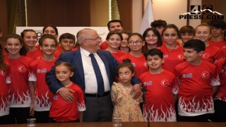 Masa Tenisi Yıldız-Genç Milli Takımı’ndan Başkan Mahçiçek’e teşekkür ziyareti