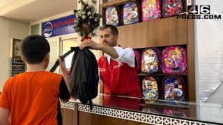 Ders Zili Çalan Miniklere Büyükşehir’den Kırtasiye Desteği