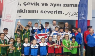 Masa tenisinde minikler bölge yarışması Aydın Didim’de yapıldı
