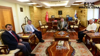Türkoğlu Belediye Başkanı Osman Okumuş’tan Rektör Yasım’a Ziyaret
