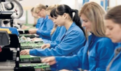 Ücretli çalışan sayısı yıllık yüzde 7,4 arttı