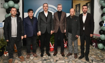 Başkan Güngör, Yeni Nesil Aktif Gazeteciler Derneği’nin Açılışına Katıldı