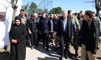 Başkan Güngör, Bakan Akar ile Birlikte Depremzedeleri Ziyaret Etti
