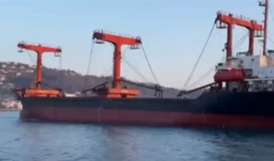 Ukrayna’ya giden kargo gemisi Yeniköy açıklarında arızalandı
