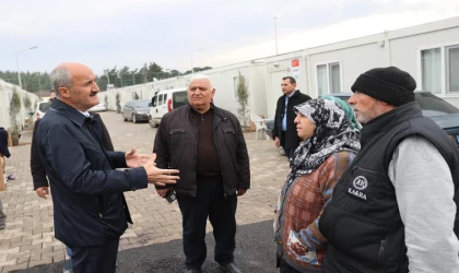 Başkan Okay, Konteynır Kentte Vatandaşları Ziyaret Etti