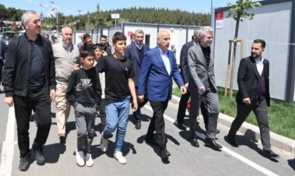 Güngör ve Kirişci’den Karacasu Konteyner Kente Ziyaret