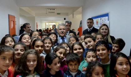 Hanefi Mahçiçek’ten 23 Nisan mesajı