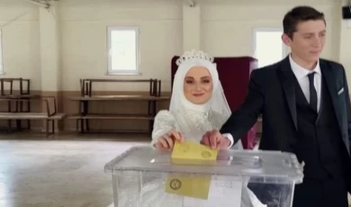 Gelinliğiyle sandığa geldi