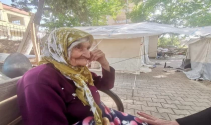 Depremzede ninenin çadırdaki yaşam öyküsü