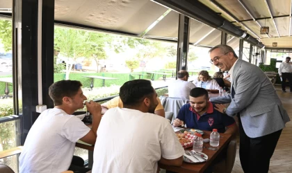 Başkan Güngör, Uzun Çarşı Esnafını Ziyaret Etti