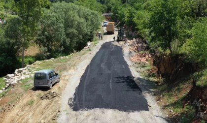 Büyükşehir, Andırın’da Yol Çalışmalarını Sürdürüyor