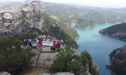 Depremin merkez üssü Kahramanmaraş'ta ilk doğa yürüyüşü gerçekleştirildi