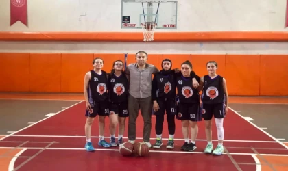 Her şartta ayakta, her şartta sahada
